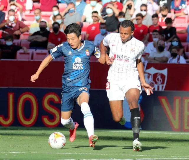 世界杯官方平台-武磊赛季第2次首发0射门56分钟被换 球荒多达21场