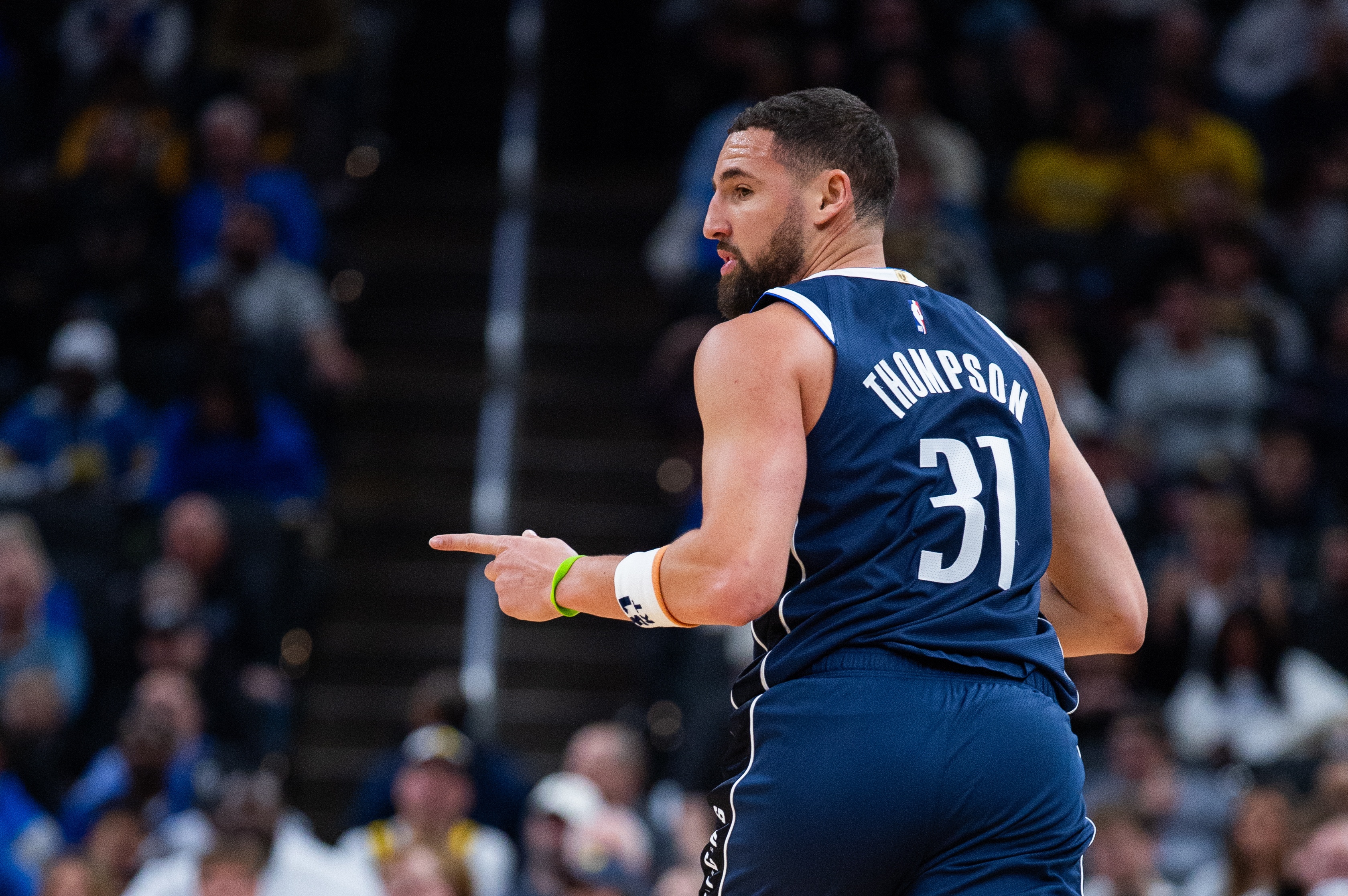 世界杯官方入口-战旧主！克莱三分9中5得到15分1板1助1断1帽